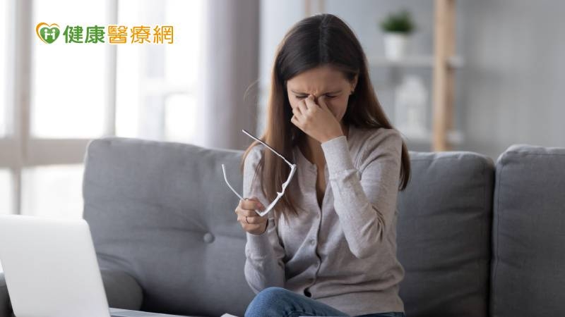 眼睛畏光又乾澀 中醫「1方法」改善乾眼症