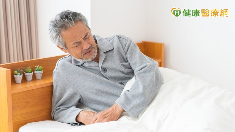 七旬翁小腦中風術後又昏迷 中西醫合療加速恢復