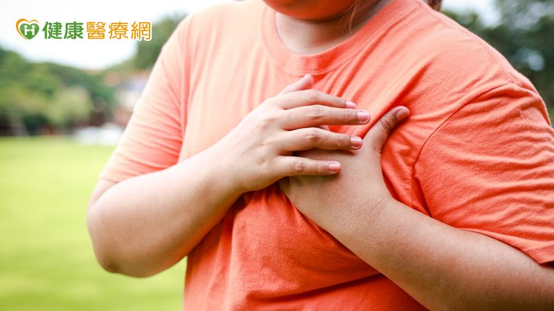 心臟毒性的類型多樣，其中最常見的是血壓上升，嚴重時可能引發心臟衰竭、冠狀動脈疾病、心臟發炎及心律不整等。