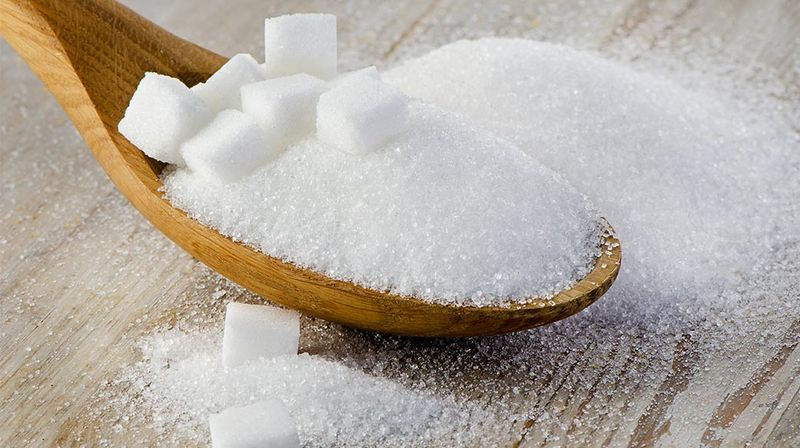 嘉義大林慈濟醫院劉家宏營養師建議，對於喜歡吃甜食或喝含糖飲料的人，短期間內可以用代糖來取代精製糖，但長期來說，還是儘量減少精製糖和代糖攝取，真正降低對於糖的需求，才是實質幫助。