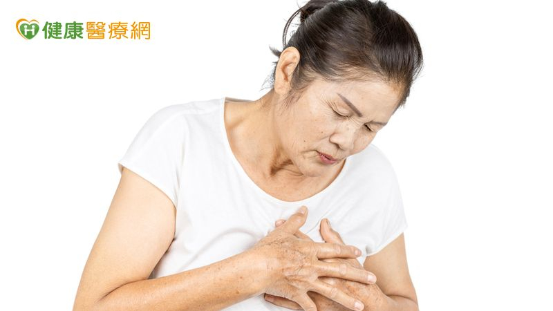 手術前中後期全期護理，促進病人健康、減少傷害及合併症。