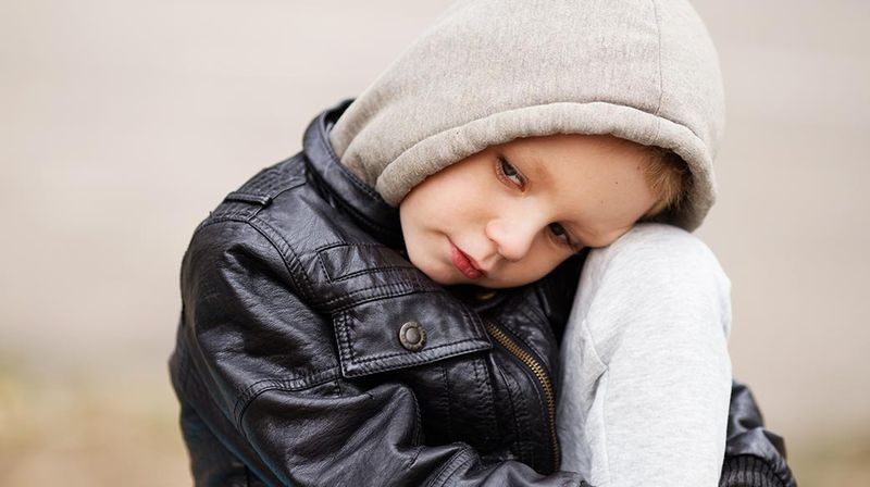 父母千萬不要成為孩子的「情緒管理者」，這種模式對孩子的長期心理健康有害。研究表明，不學會自我調節的孩子更有可能與焦慮、衝動甚至社交困難作鬥爭。