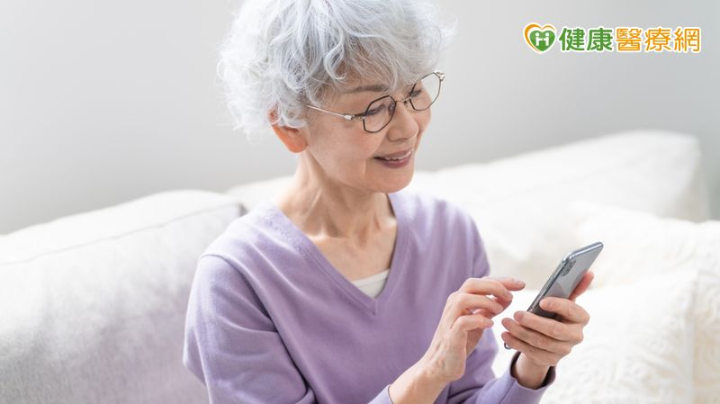 有長期照顧服務需要的民眾，可利用市話、手機撥打1966長照服務專線。