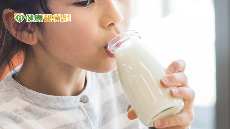 今年首例「腸道出血性大腸桿菌感染症」個案為南部未滿10歲女童，在潛伏期期間沒有動物接觸史，發病前沒有食用生菜、生肉，不過曾經飲用過私人加工處理的羊乳。（示意圖／非本人）