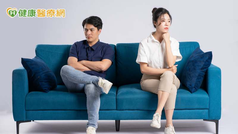 盧美妏心理師指出，婚姻不是人生的必然選項，它應該是一個「有意識的選擇」，而自己的幸福，要由自己決定，不應該由別人來定義。