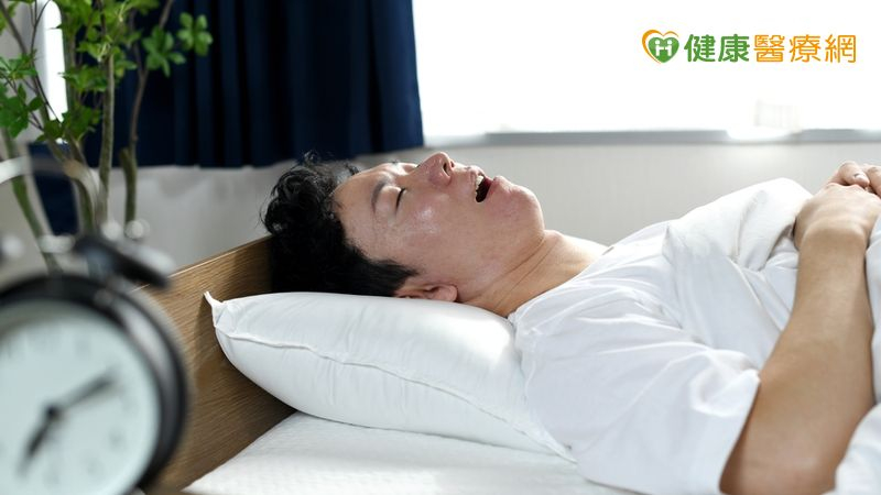 很多人認為，打呼只是睡得香的表現，但實際上，大聲打呼可能是氣道不通暢的信號。