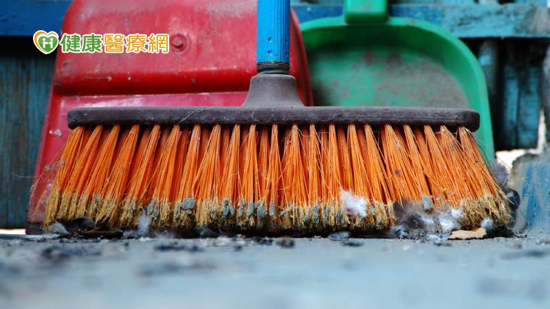 國內出現第2例漢他病毒症候群本土病例，為北部20多歲男性，工作之後清潔環境時並沒有配戴口罩，不能排除可能是因為這樣而造成感染。