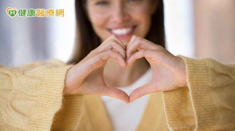 透過感恩練習，我們很著地的安穩的把大腦訓練成創造快樂和喜悅的全新中央處理器。