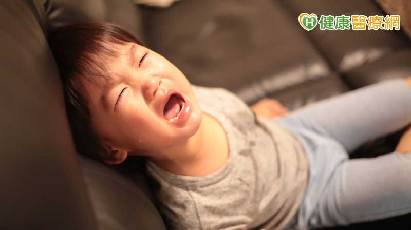 不同年齡幼兒，應有對應語言發展進程，若有異狀，應尋求專業協助。