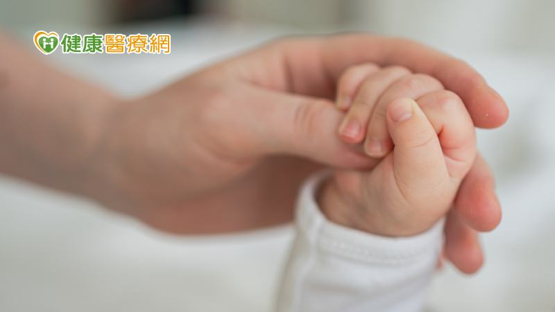 家長應及早讓孩子接受新生兒篩檢，切勿被不正確的觀念誤導，造成無法挽回的遺憾。