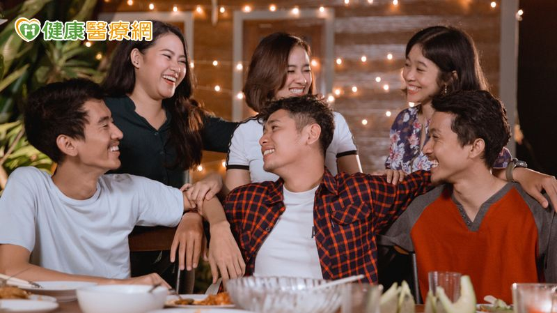 多數甲狀腺癌病人初期沒有不適感，多半是透過醫師觸診或健檢才發現。