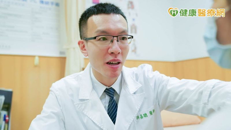 民眾平時可以自行觸摸頸部檢查，若發現腫塊，應儘早就醫評估。