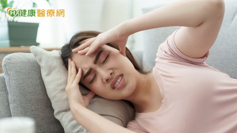 對於長期遭受疼痛困擾的女性來說，規律的生活作息、均衡的營養、適當的運動，以及足夠的睡眠，都是非常重要的。