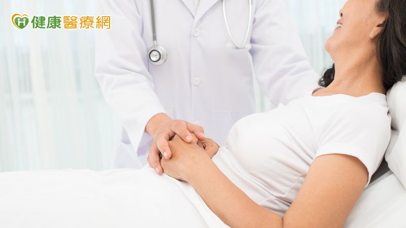 在健保制度改革仍在努力推進的過程中，臨床第一線的醫護團隊，正扮演著為病患爭取生機的關鍵角色。