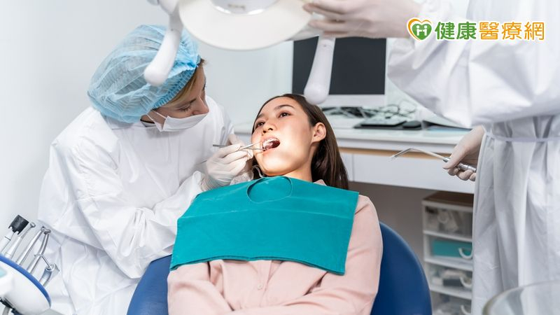 透過導航輔助手術，醫師能即時掌握病灶與手術器械的位置，提高手術安全與精準度。