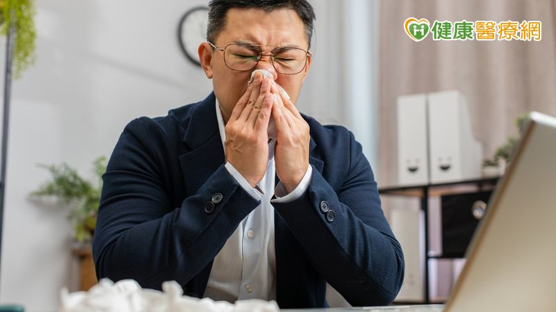 季節交替、氣溫驟變，是鼻過敏患者最難熬的時期。鼻塞、打噴嚏或流鼻水易中斷睡眠，白天難以集中注意力。