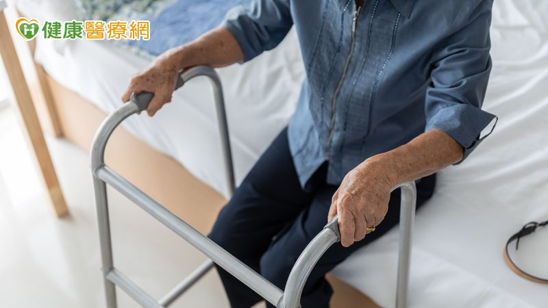 FAP為家族性遺傳的罕見疾病,尤其初期症狀容易與糖尿病神經病變等其他常見神經病變混淆,因此若確定為基因帶原者,應定期追蹤檢查,一但臨床上有症狀即可早期達到治療目標。