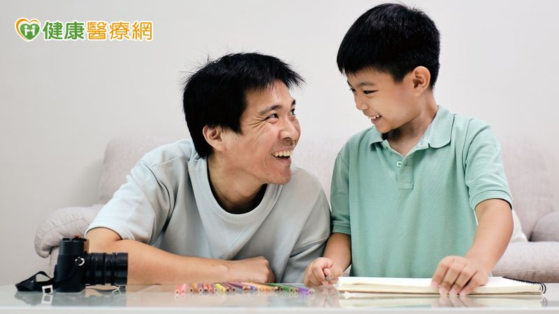 我們用開放、尊重與平等的方式對待這些話題，孩子未來也更有可能用健康的方式，理解自己、尊重他人。