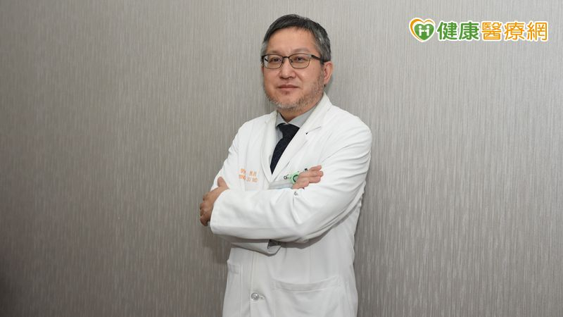 台北醫學大學附設醫院泌尿科主任劉明哲表示，要避免反覆泌尿導感染，除了抗生素治療外，預防再次感染更加重要。