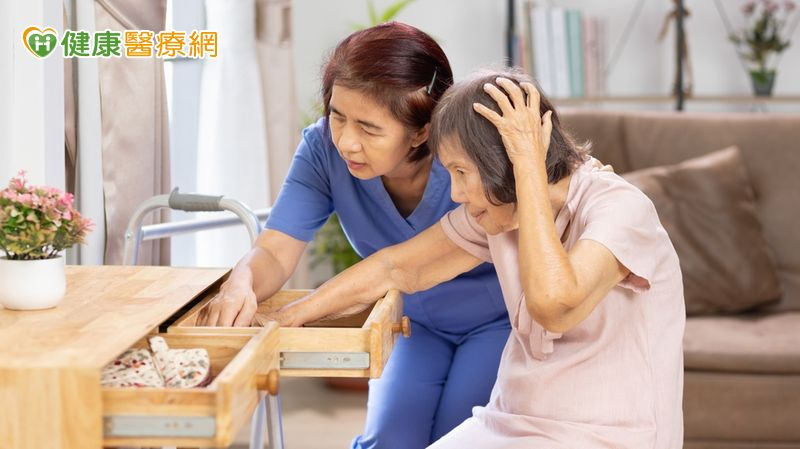 年長者應該提高警覺，留意身體功能及狀態，切勿延遲就醫而增加失能風險。