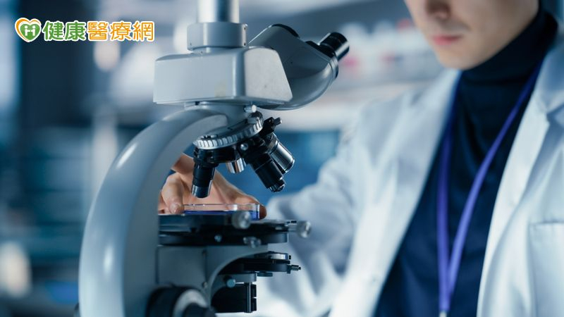 為保障民眾接受細胞治療技術的品質與安全，衛福部透過雙管齊下的方式加以管理。