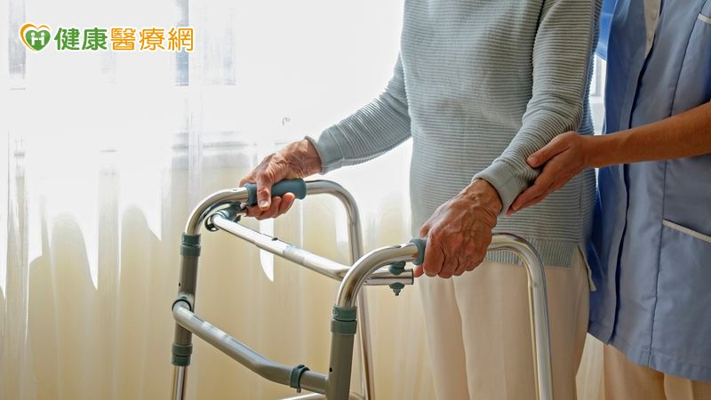 臺北市衛生局積極輔導住宿式機構提升品質，不僅推動醫療照顧整合，也督促每年接受督導考核、每四年接受中央評鑑。