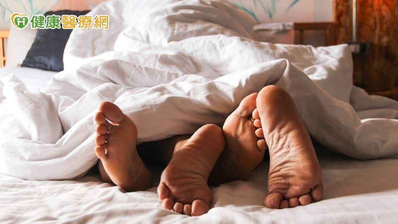 無保護性行為後，許多人會對可能感染性病或HIV感到擔憂。目前已有供「事後使用」預防性藥物，用以降低感染風險。