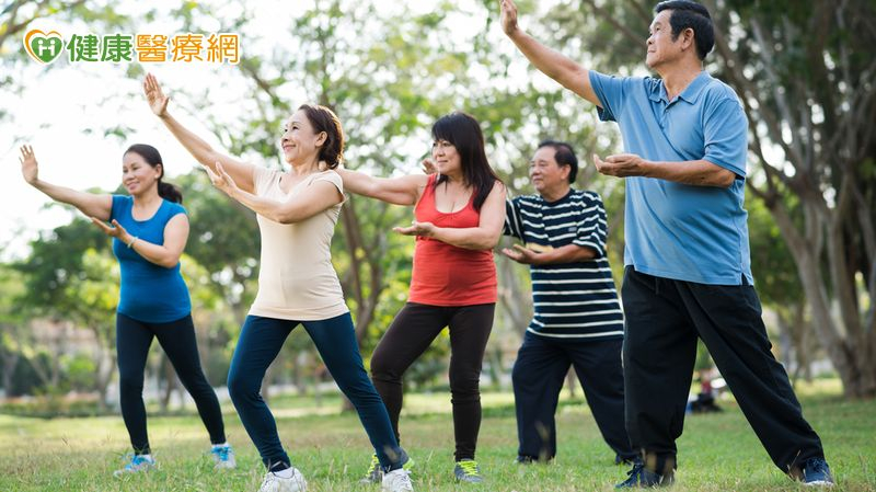 從節氣變化到身體反應，小暑提醒我們，人體與自然並非兩條平行線，而是彼此牽引、互為映照的有機整體。
