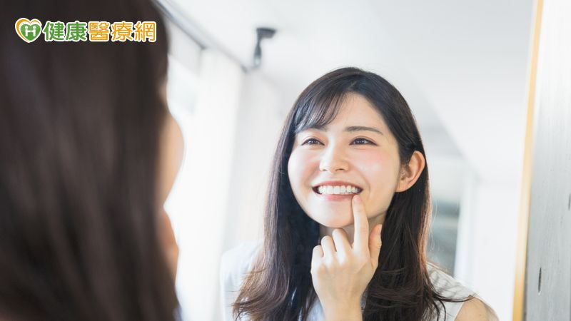 刷牙、沖牙、美白牙膏，沒有一種是萬靈丹。選對工具、用對方法、配合定期洗牙與專業諮詢，才能讓牙齒真正亮白健康。