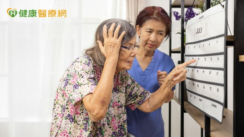 台灣65歲以上失智症人口數已超過35萬人，其中7成是阿茲海默症，是最常見的失智症類型。