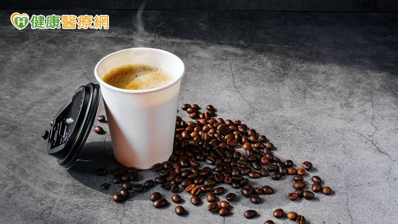 在運動前60分鐘內適量攝取咖啡因，有助提升整體訓練強度與表現，這使咖啡因成為許多運動員的補給選擇。