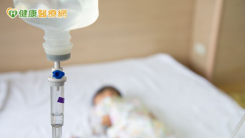 5歲以下嬰幼兒為腸病毒重症高危險群，家中若有嬰幼兒，就要特別觀察是否出現重症前兆病徵。