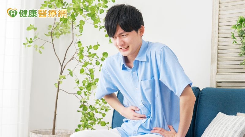 近年全球消化性潰瘍的盛行率整體略為下降，但男性患者比例卻高於女性，高工時、輪班、職場壓力大的職業，是常見好發族群。