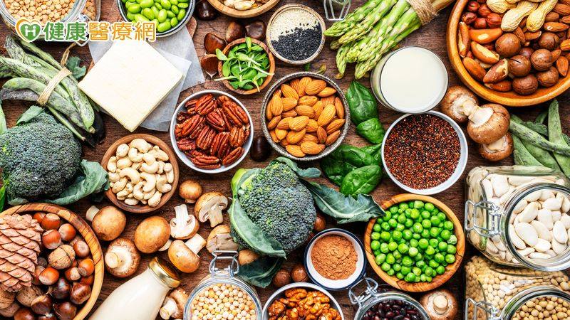 台灣多雨且常有颱風，導致蔬菜供應量及價格波動明顯。當市場蔬菜價格居高不下時，民眾可選擇替代性的健康食材，以確保日常營養攝取不受影響。