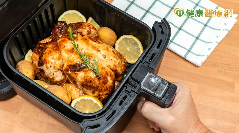 空氣炸鍋是一種方便快捷的烹飪工具，但它並不是健康的代名詞。我們在享受美食的同時，也要注意飲食的均衡。