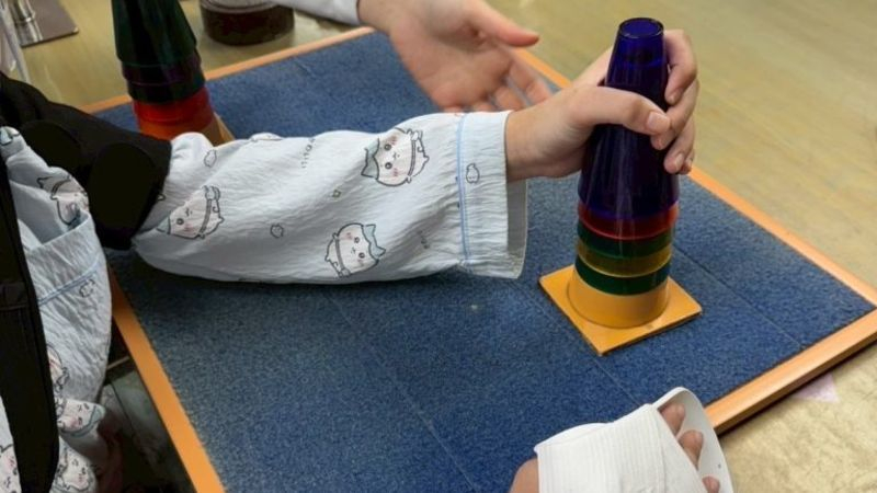 衛福部南投醫院表示，「限制誘發動作療法」是一項以科學實證為基礎的復健技術