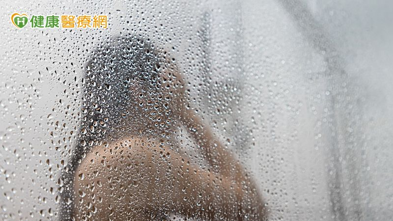 冬天洗澡這樣做最傷皮膚!醫揭「3大地雷」你可能天天都在犯 21c7654fcdc8b41d85df9b6af00a6bbe l