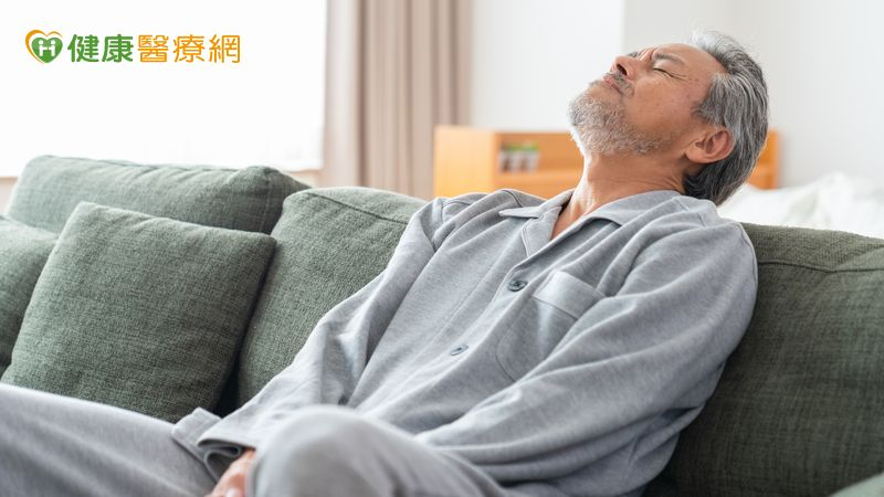 頭暈3個月查不出原因　醫一看舌頭揪出「營養缺乏警訊」