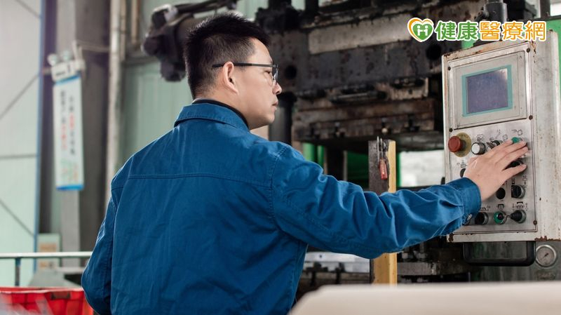 長時間姿勢不良下背痛 功能平衡系統助擺脫痠痛 312fba88e7903971203a35454413fbd4 l