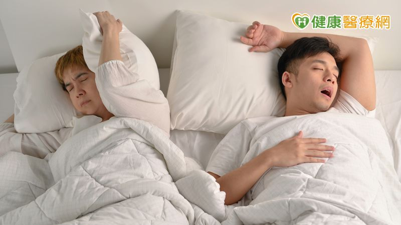 鼾聲如雷、半夜總警醒 醫:別忽略「扁桃腺肥大」 8df36a54a71b741cadfa46b2a0b05a10 l