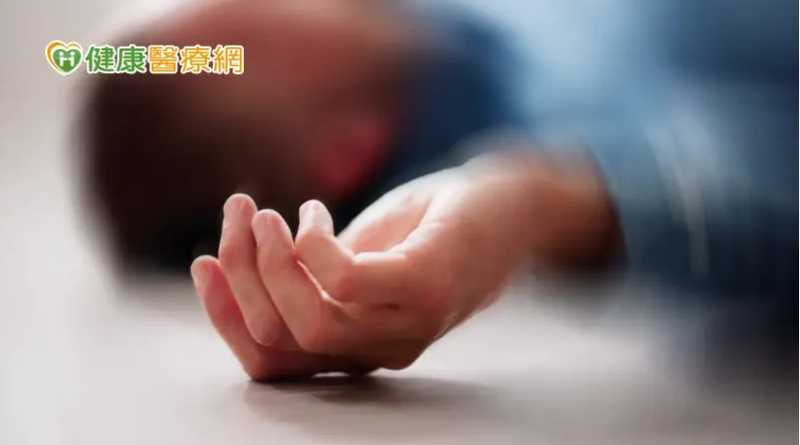 30多歲男劇烈頭痛竟腦出血　醫揭1時段最危險：血管壓力遽增