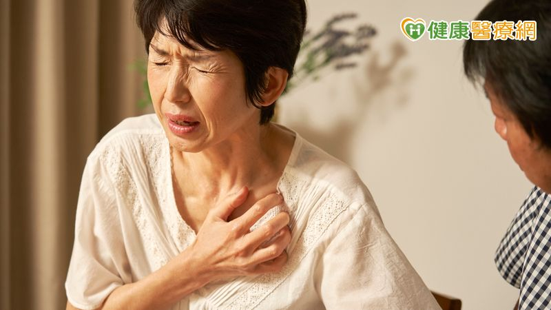 63歲奶奶「複雜冠心病」致心臟快罷工！微創＋心導管治療救回一命