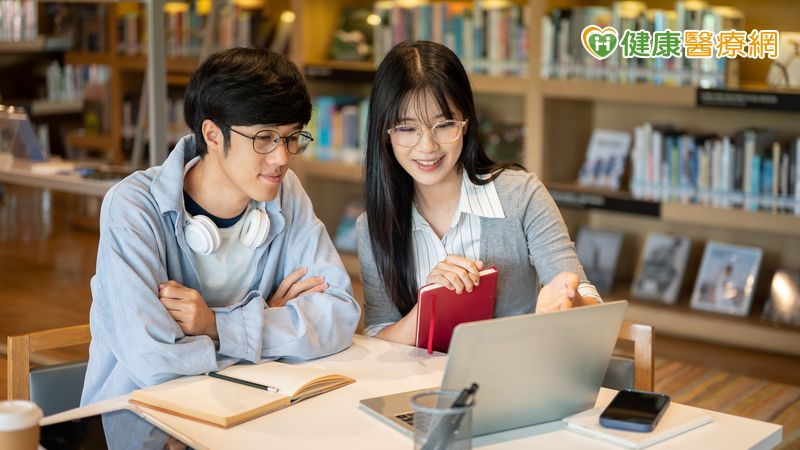 「行政之夜」正夯!好友聚會卻在處理生活瑣事?心理師解析:拖延症救星 「行政之夜」正夯!好友聚會卻在處理生活瑣事?心理師解析:拖延症救星