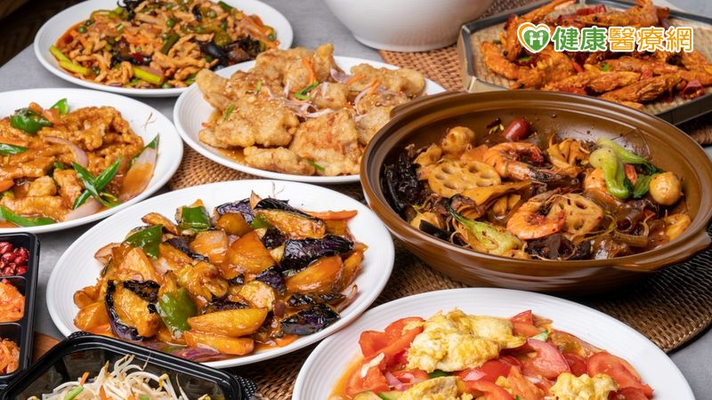 年菜不是放冰箱就安全!營養師警告「這樣保存」最容易吃出問題 年菜不是放冰箱就安全!營養師警告「這樣保存」最容易吃出問題