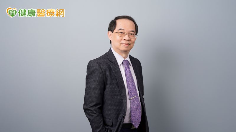 每晚「微窒息」百次？醫示警睡眠危機：不只是打呼，恐影響全身健康！