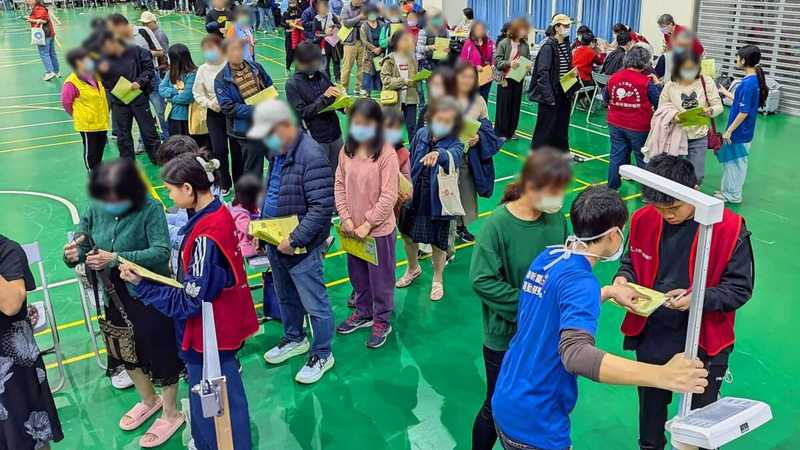 聯新國際醫院為守護南桃園居民健康，3月21日於平興國小活動中心舉辦「一站式社區整合性篩檢」。圖：聯新國際醫院提供