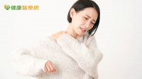 更年期後下巴痛、肩膀痛？醫示警：心骨雙重危機要警覺