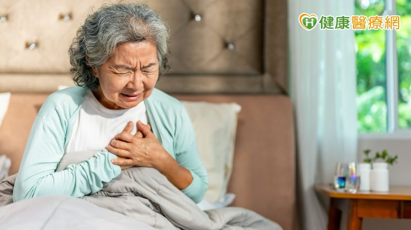 冠狀動脈阻塞怎麼辦？醫揭治療關鍵　出現胸悶別拖