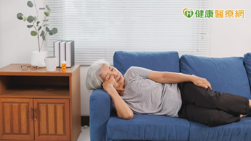 家中長輩總愛睡午覺？研究：小睡時間與頻率過多　可能是潛在慢性病警訊