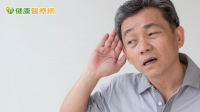 聽力突然下降？男子差點永久聽損　醫揭治療關鍵